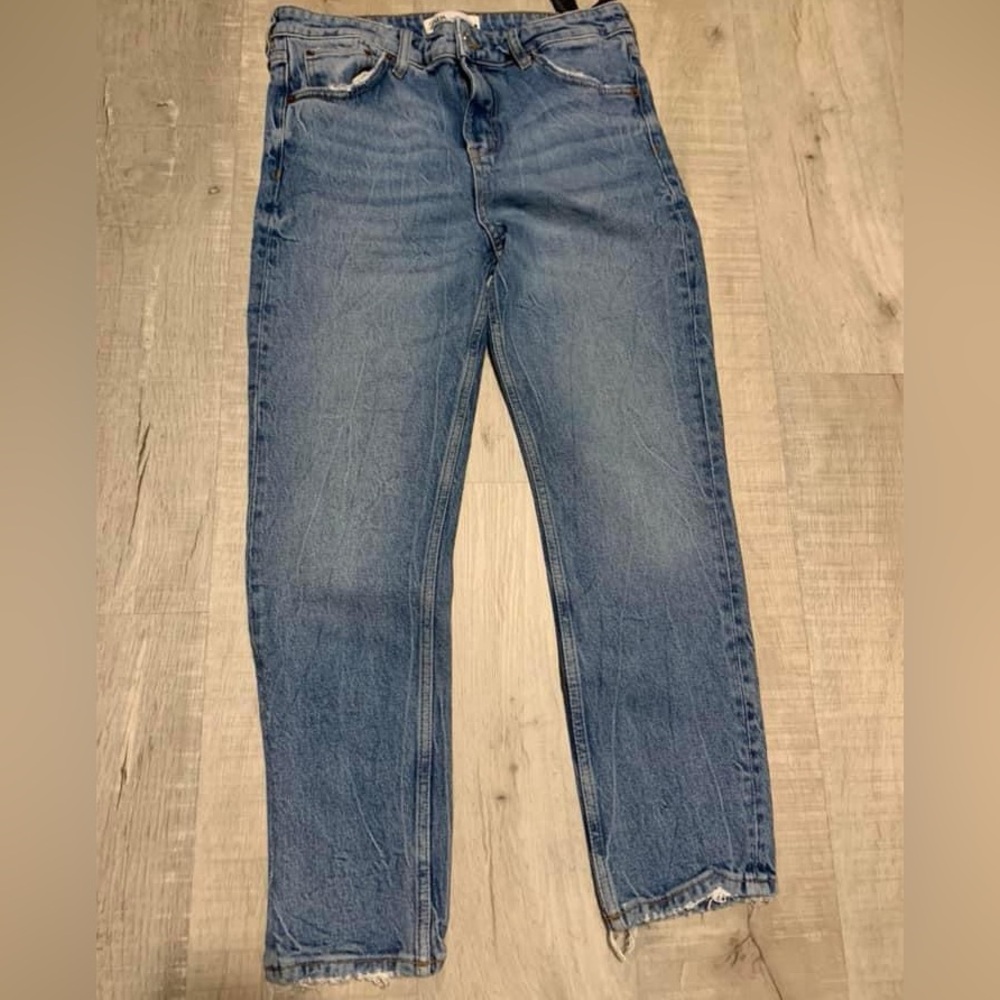 Zara NWOT Buttonfly Jeans